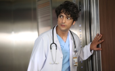 Танер Олмез в образе Али в сериале «Чудо-доктор»