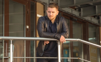 Михаил Кремер в образе Дениса в сериале «Неукротимая Неупокоева»