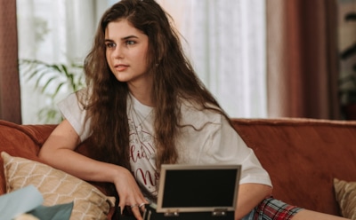 Полина Денисова в образе Сони в фильме «Папины дочки. Новогодние»