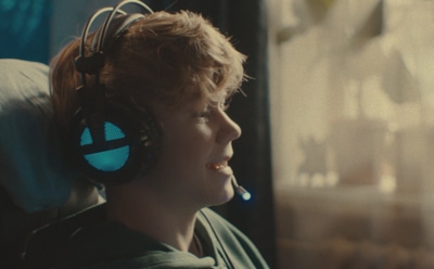 Тимофей Кочнев в образе Саши в сериале «Киберпапа»