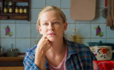 Юлия Пересильд в образе Марины в сериале ‌«Киберпапа»