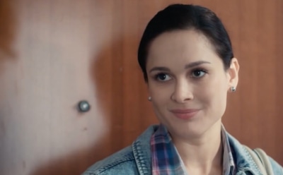 Саера Сафари в образе Карины