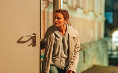 Полина Гагарина в образе Лены в сериале «Красные линии»