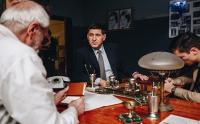 Сергей Пускепалис в образе Сухарева в сериале «Алекс Лютый»