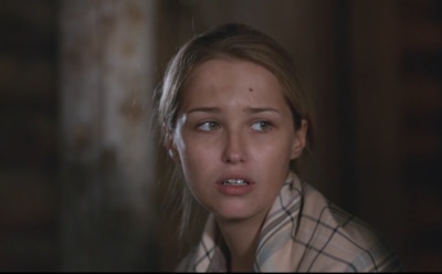 Аглая Шиловская в образе Ирины в сериале «Два берега»