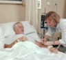 Преимущества услуги сиделки в больницу
