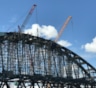 Строители начали установку железнодорожной арки Крымского моста