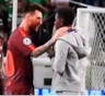 Фанат выбежал на поле и поцеловал бутсу Месси