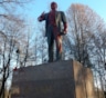 В Петербурге памятник Ленину облили краской к 100-летию Октябрьской революции