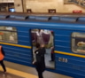 В Киеве голый мужчина пытался угнать поезд в метро