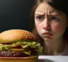 Фастфуд крадет ваше время: иммунолог раскрывает пищевые продукты, повышающие темп старения — как избежать хронических воспалений и продлить жизнь