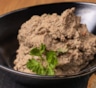 И субпродукты пригодятся: быстрый и сытный рецепт приготовления домашнего паштета из куриной печени с простыми ингредиентами — отличная намазка для завтрака