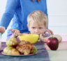 Кормить детей надо правильно: как выбрать безопасные продукты — важные советы для родителей