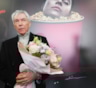 Шутит и всем передает привет: Юрий Николаев вышел на связь из реанимации