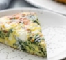 Творожная запеканка с сыром и шпинатом: полезный завтрак — аромат и хрустящая корочка