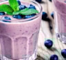 Смузи на завтрак: овсянка, черника и йогурт — простой рецепт для здоровья и энергии