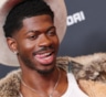 Рэпер Lil Nas X загремел в больницу после прогулки в сапогах и труселях