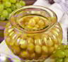 Виноград на зиму закатываю по-пикантному: эта заготовка холодными вечерами уходит на ура