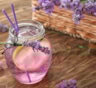 В жаркий денек не обойтись без свежести: этот волшебный лавандовый лимонад прогонит любой зной в момент