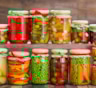 Варенье не взорвется, а огурцы останутся хрустящими: лайфхаки для идеальной консервации