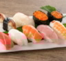 Иллюзия здорового ужина: гастроэнтеролог объяснила, почему суши и роллы вреднее, чем кажутся
