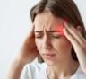 Головная боль прячется на виду: доктор Мясников раскрыл неожиданные триггеры — от гаджетов до резких ароматов