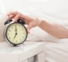 Организм знает время лучше смартфона: почему вы открываете глаза до сигнала будильника