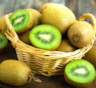 Зеленый суперфрукт с мощным эффектом: ешьте киви каждый день — это изменит многое