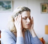 Почему зимой голова болит чаще: как холодный воздух влияет на нервы и сосуды