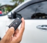 Не все водители знают об этом: что дает долгое нажатие кнопки на ключе и почему это полезно