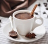 Горячий шоколад сочетает пользу и риск: почему стоит сократить его потребление