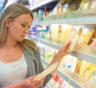 Поддельный сыр выдаст себя сразу: как отличить оригинал от продукта с растительными жирами