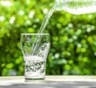 Почему переизбыток воды — это опасно: что происходит с организмом, если вы выпили больше нужного