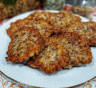 Выглядят как оладьи, но без муки: сочный завтрак с хрустящей коркой из вчерашней гречки