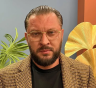 "Хочется отключить мозг": психолог Марк Бартон горюет после смерти сына и мамы