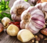 Чеснок кладут в супы и рагу, а пользы ноль: в какой момент продукт теряет свои главные свойства