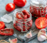 Вяленые помидоры без духовки и сушилки: этот дачный способ дает вкус не хуже магазинного