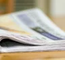 Мусорные пакеты больше не покупаю: конус из газеты обходится дешевле и ведет себя иначе с отходами