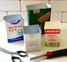Срезаю у коробки из-под молока верх и низ: как такой «рукав» выручает в сыром огороде