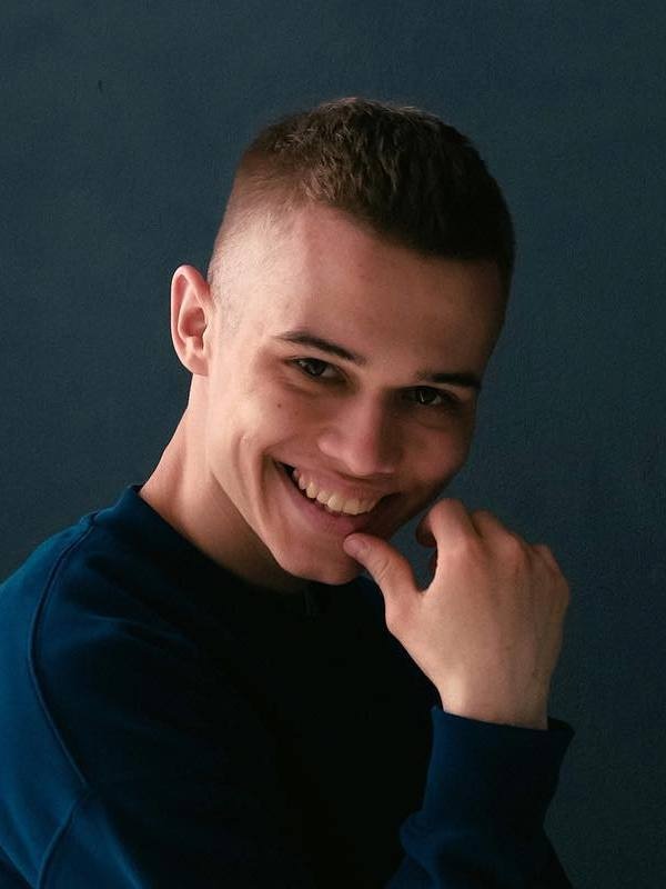 Рузиль минекаев фотосессия. Рузиль минекаев. Минекаев рузиль актер. Рузиль минекаев рост. Рузиль миникаев.