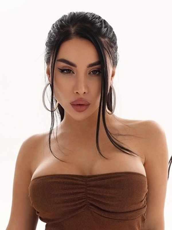 Үйдегі жыныстық қатынасты өзіміз түсірдік Әйел үстемдігі бар әйелдің күйеуін сататын порно видеосы