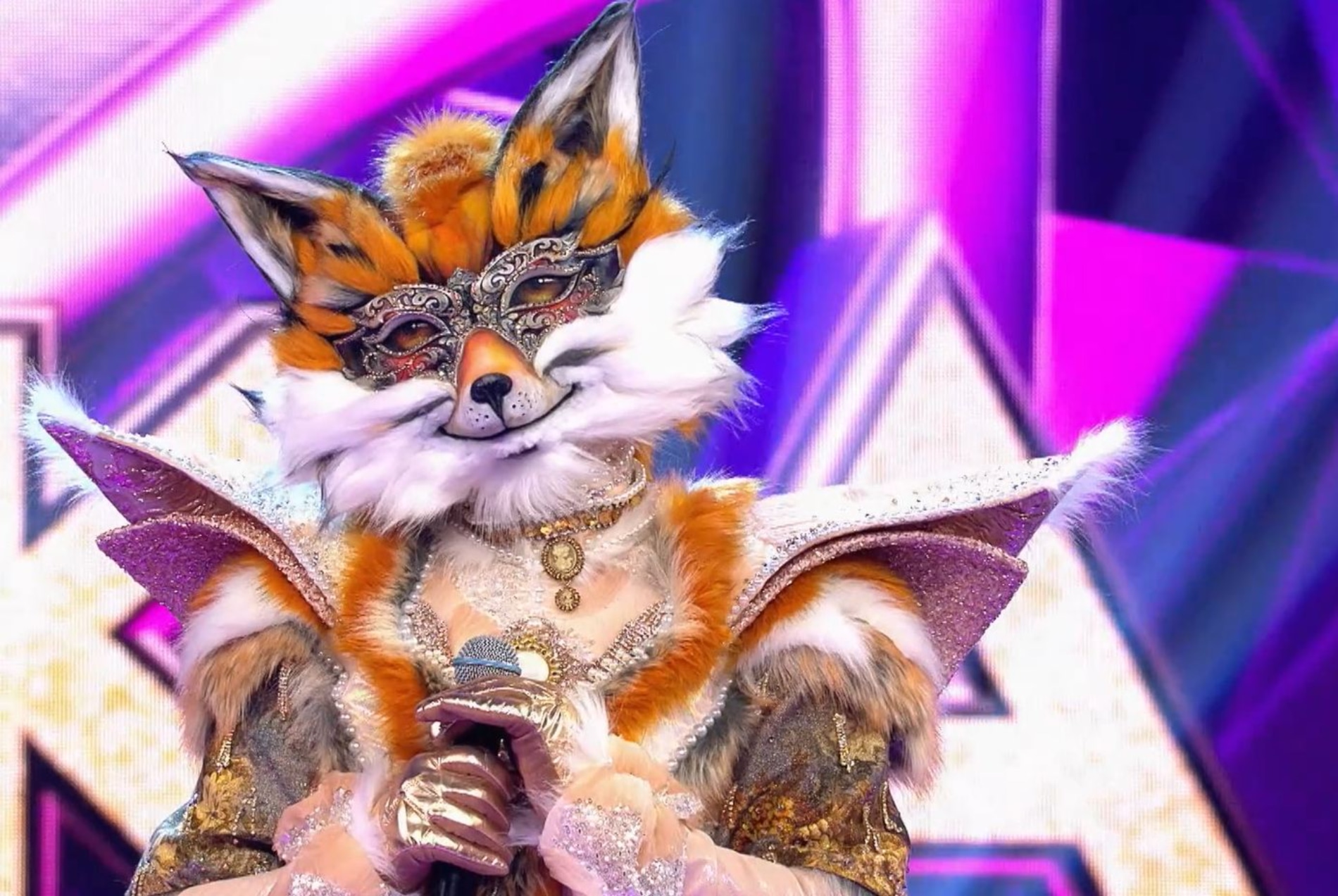Кому достался образ Лисы на шоу «Маска»: версии, интрига, расследование