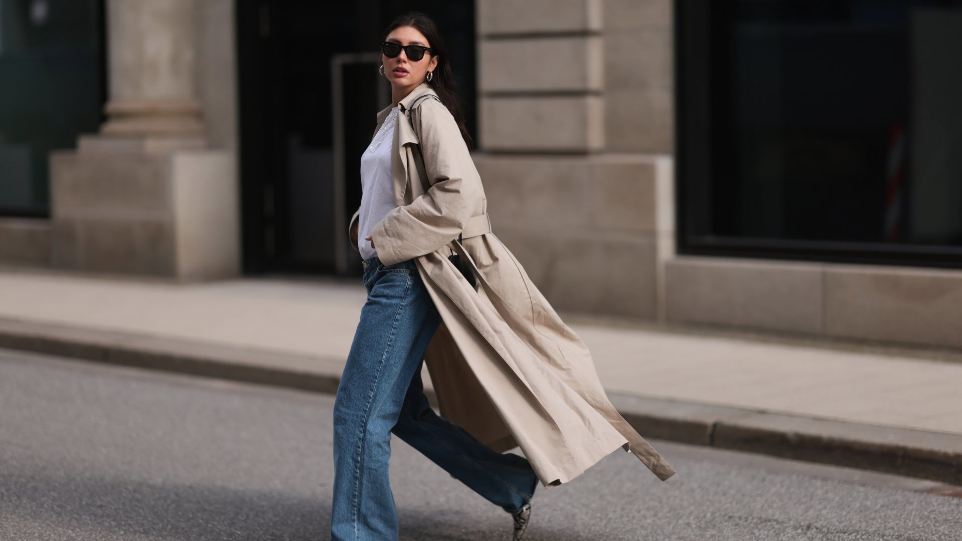 Эта одежда никогда не подводит: 9 вещей, которые идут почти всем и всегда выглядят уместно