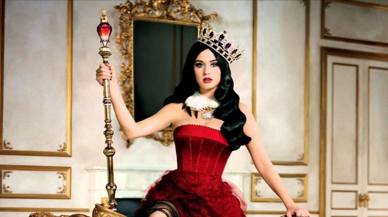 Каких женщин выбирают знаки Огня и Воздуха: дерзкая, умная или царственная — что говорит Венера