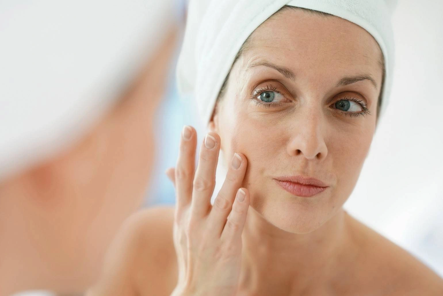 Изменения кожи лица ускоряются после 40 лет: что важно пересмотреть в ежедневном уходе