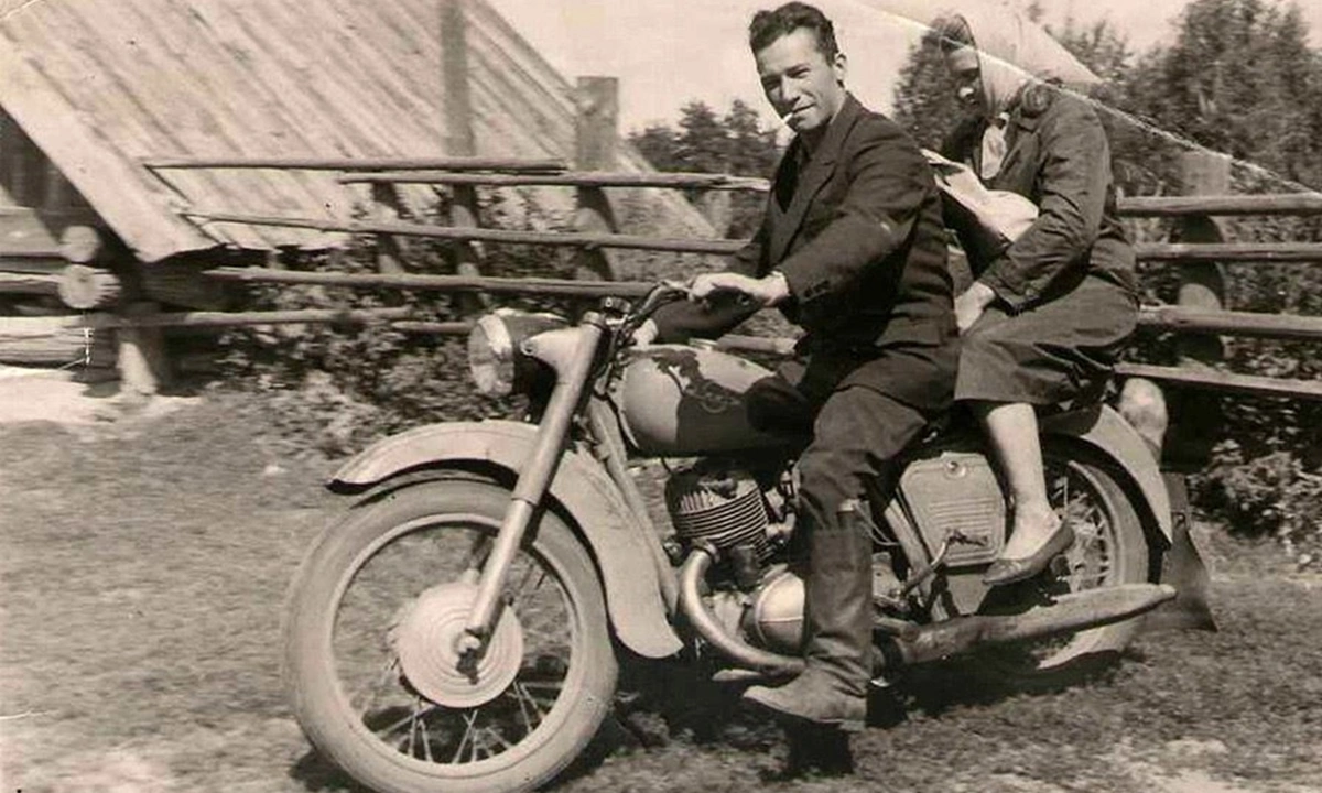 В СССР этим занимались в гаражах: как советские мотоциклы превращались в быстрые и опасные байки