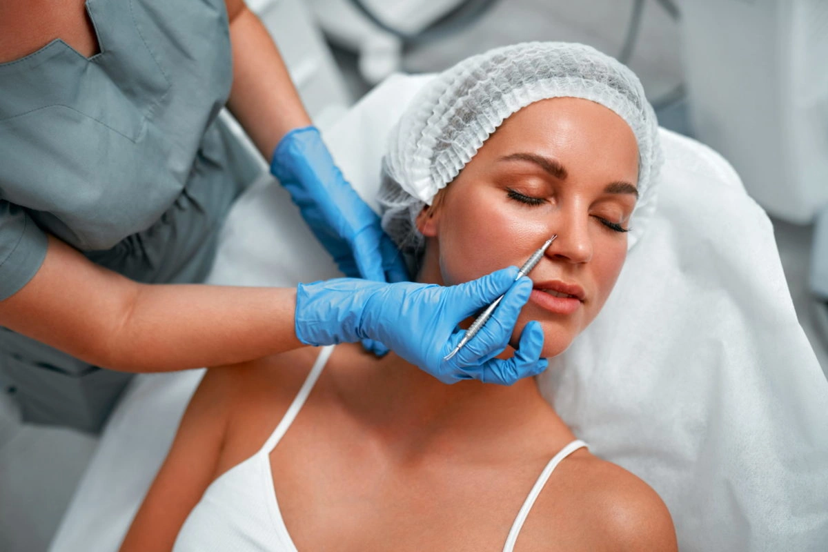 Черные точки уйдут, но есть нюансы: как работает механическая чистка лица