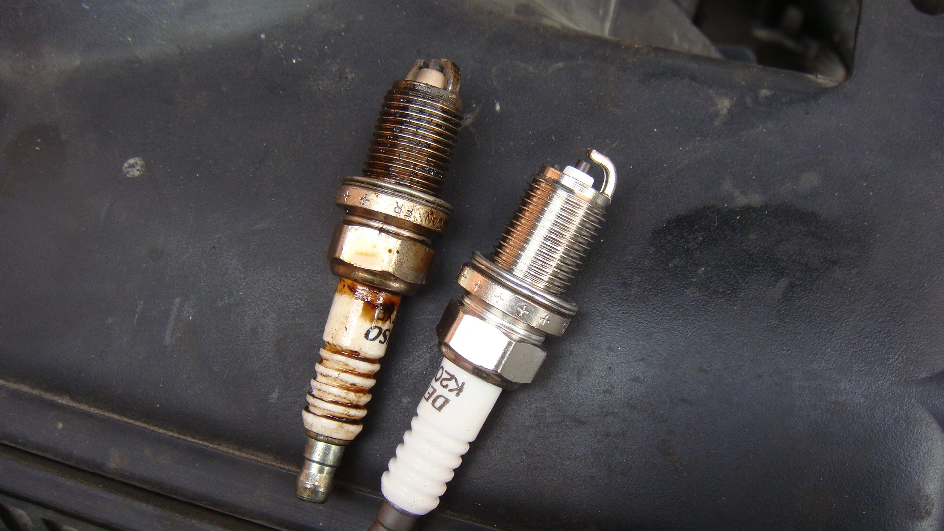 Вы заливаете свечи, сами того не зная: как правильно включить продувку цилиндров и запустить двигатель