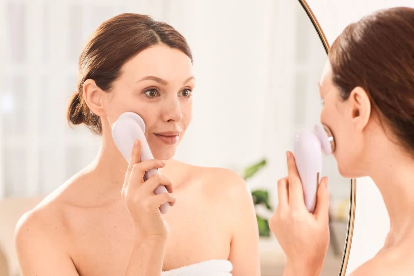 Лифтинг и очищение в одном приборе: как ультразвуковой массажер работает с кожей и что важно учитывать