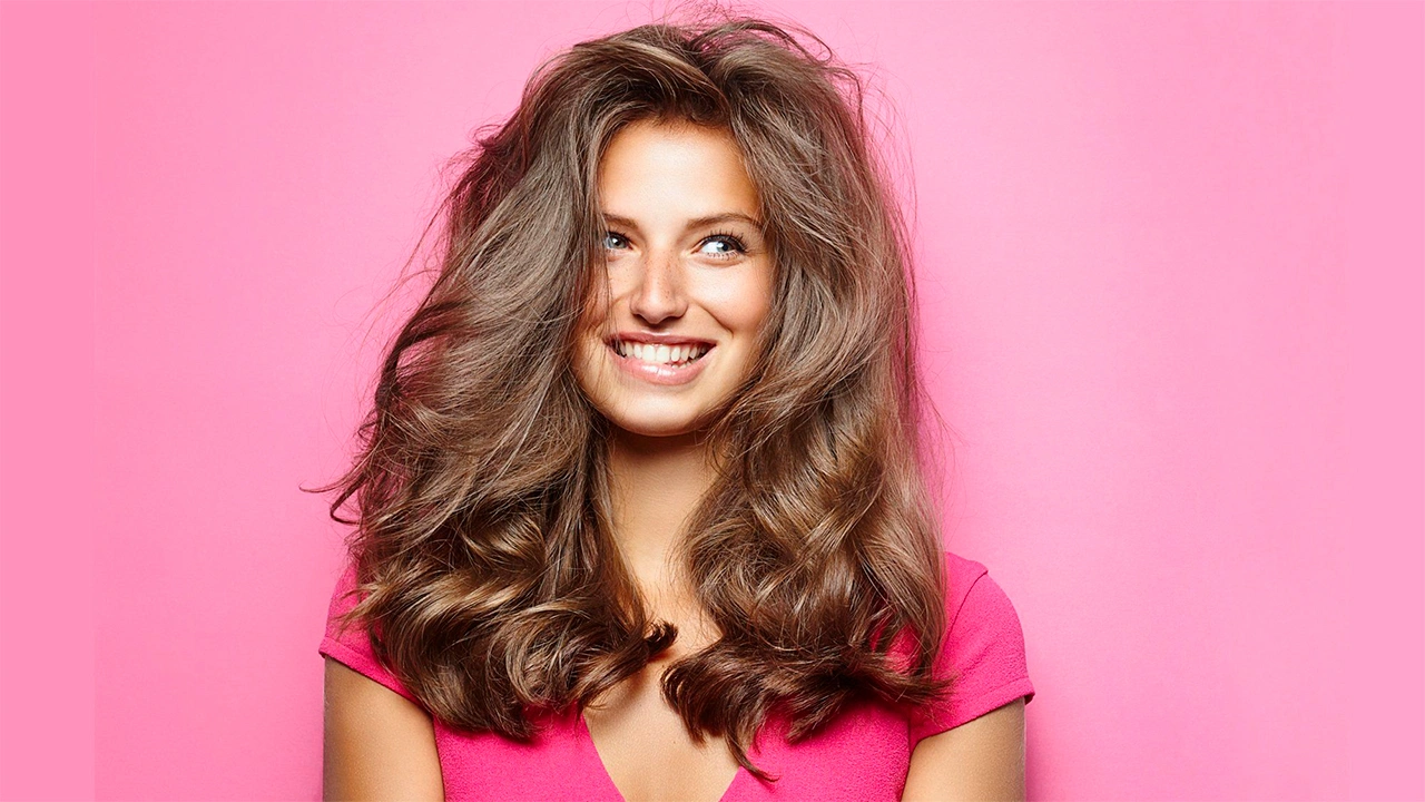 Когда цвет волос решает все: эти оттенки создают эффект густой шевелюры без наращивания